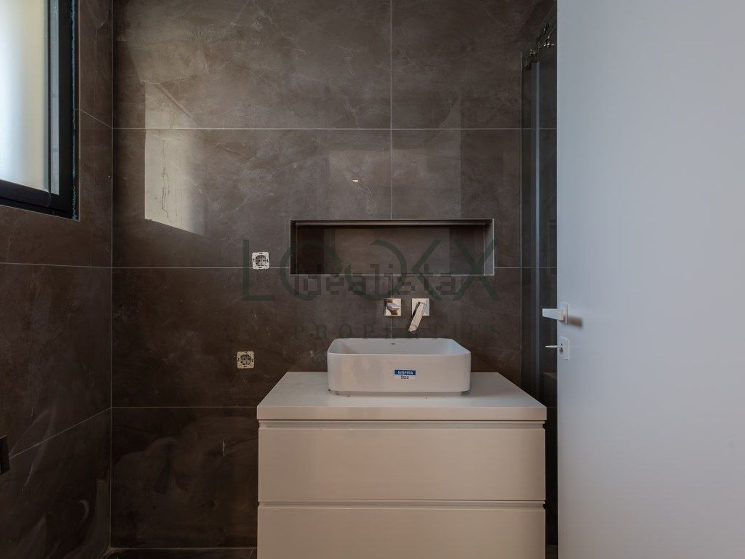 双拼别墅出售在Praceta Luís de Camões, 6 - 卫生间