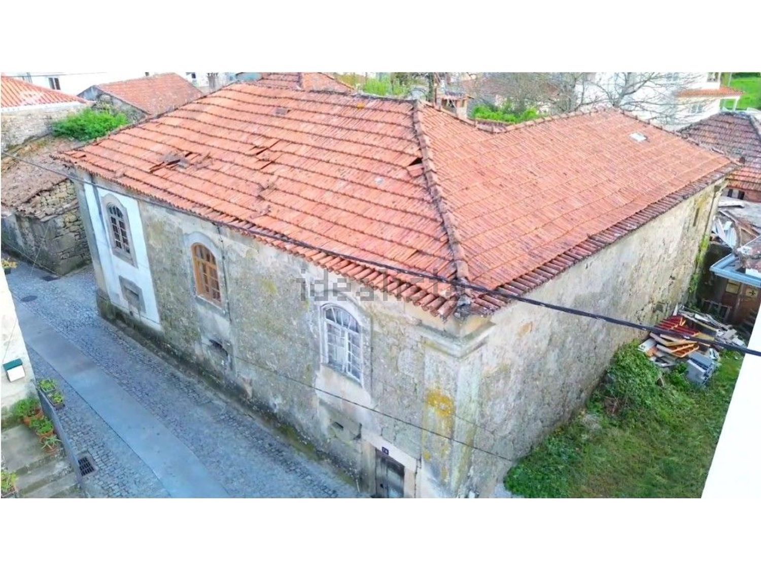小楼房或独栋别墅出售在 Vila Nova de Paiva - 照片