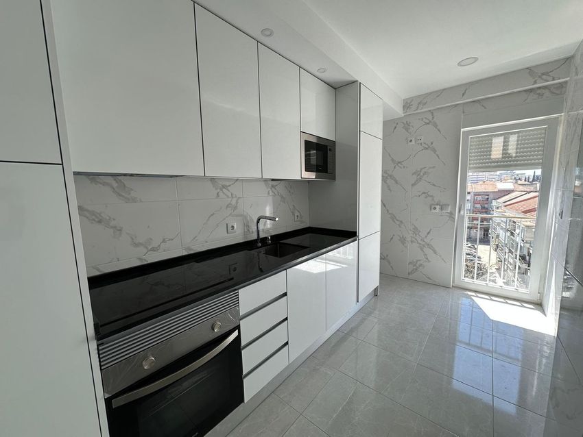 公寓 t2出售在Rua Guilherme Gomes Fernandes, 15