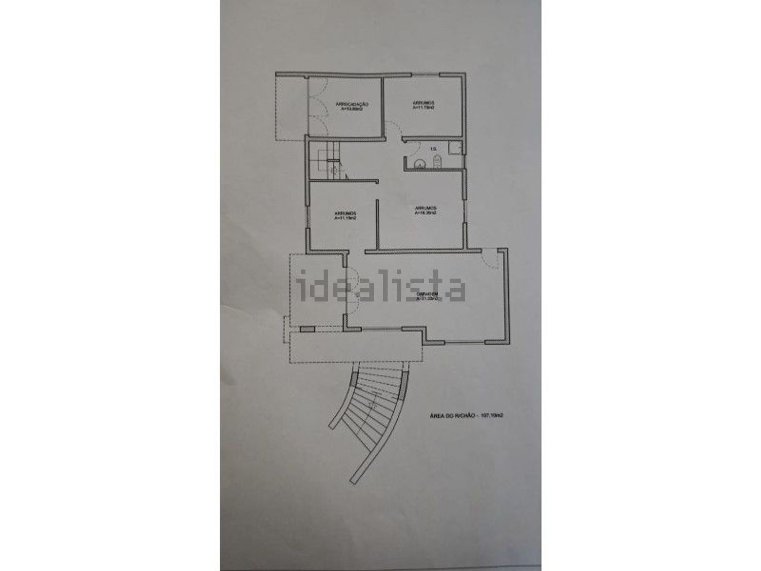 小楼房或独栋别墅出售在Rua do Pinheiral, 258 - 平面图