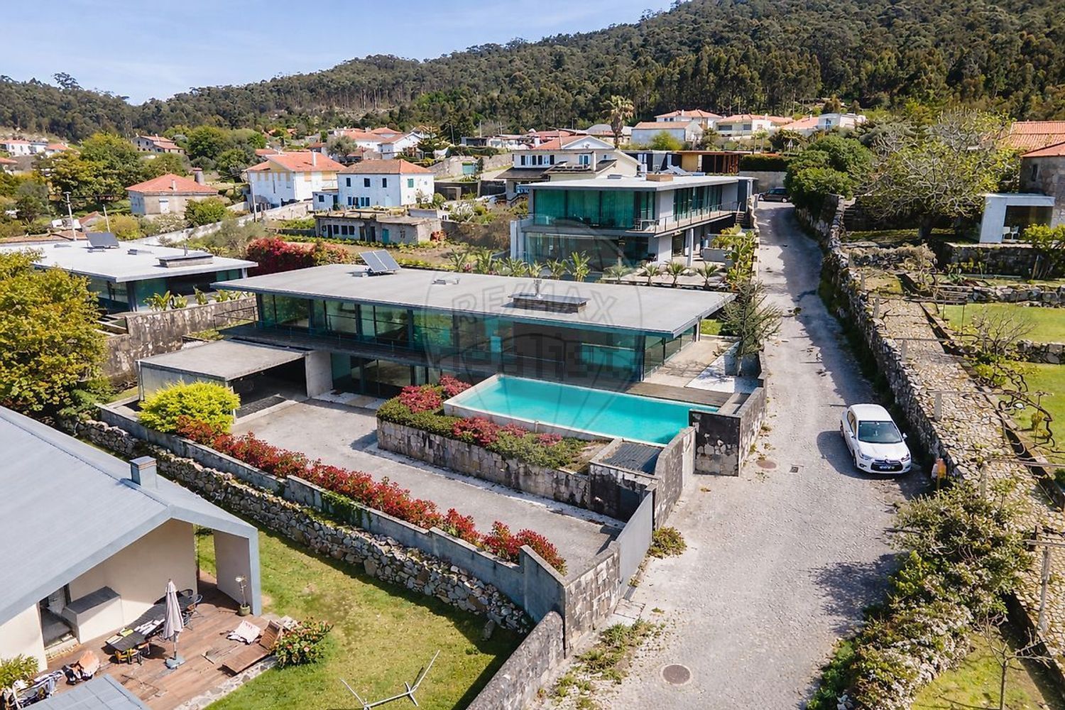 小楼房或独栋别墅出售在 Carreço - 游泳池