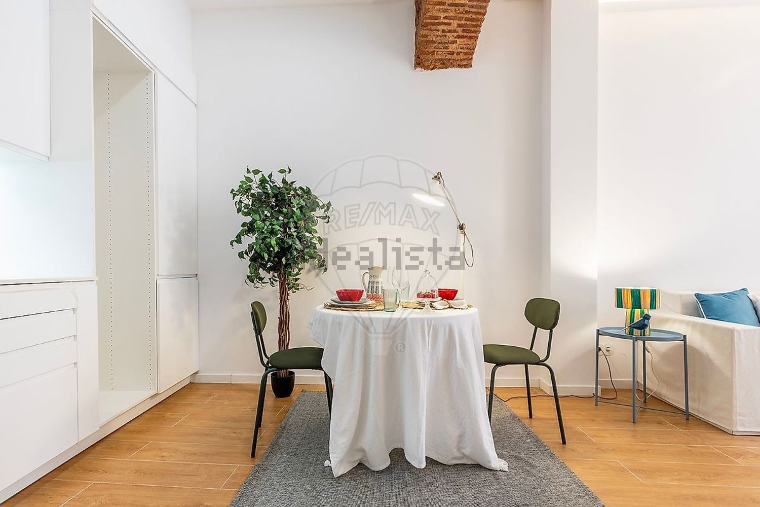 公寓 t1出售在 Costa do Castelo, 49 - 客厅
