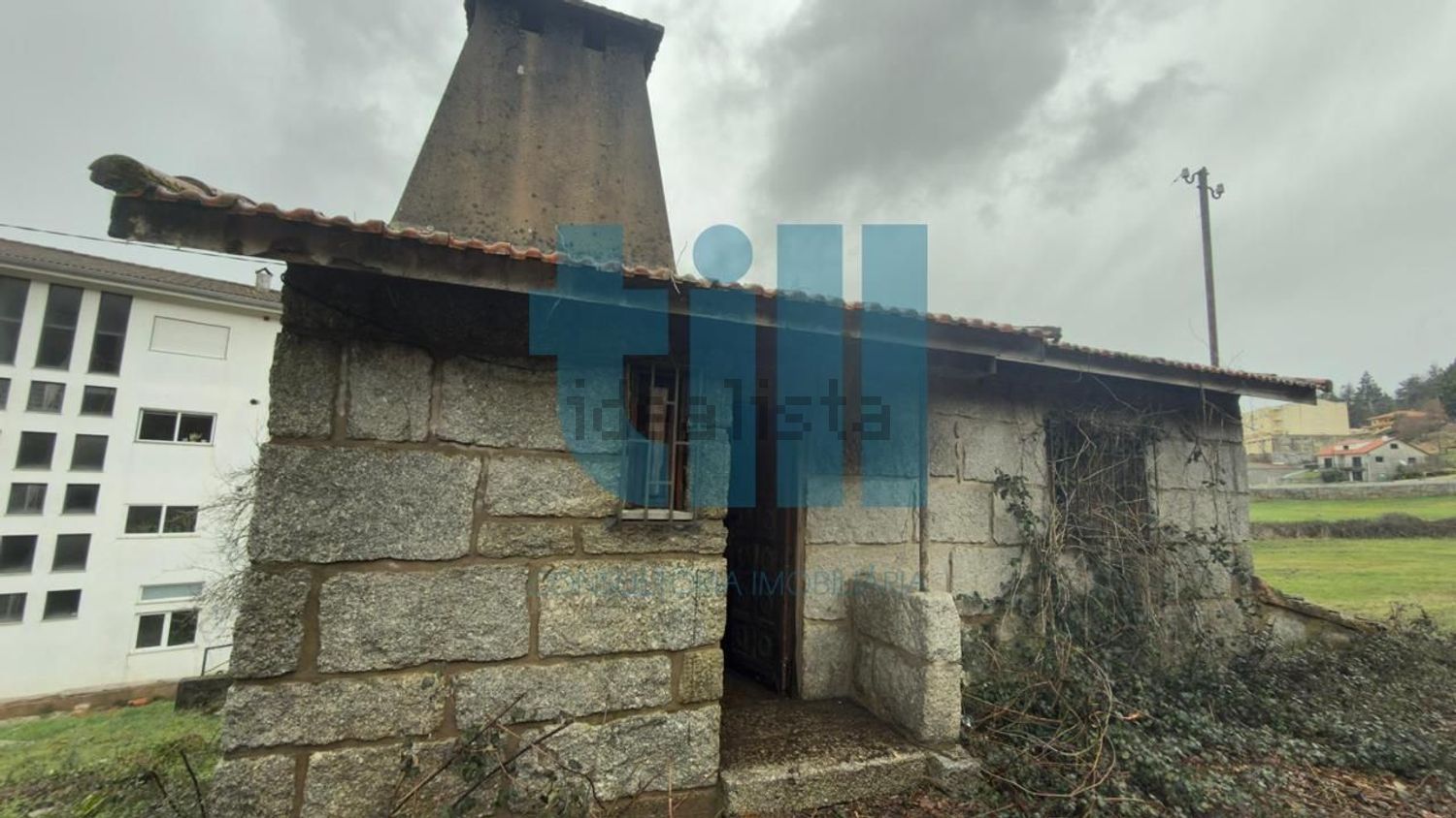 小楼房或独栋别墅出售在 Vila Pouca de Aguiar - 外立面