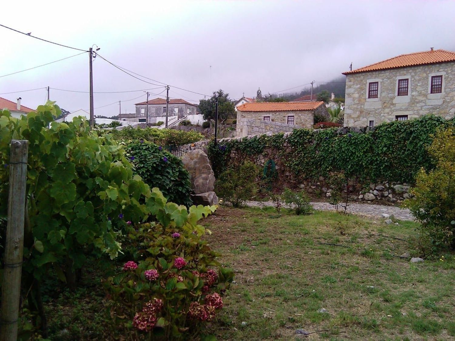 小楼房或独栋别墅出售在Avenida de Paço - 花园