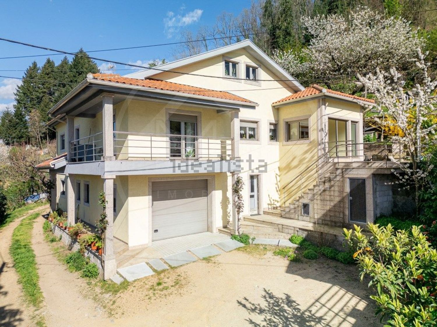 小楼房或独栋别墅出售在 Vila Pouca de Aguiar - 外立面