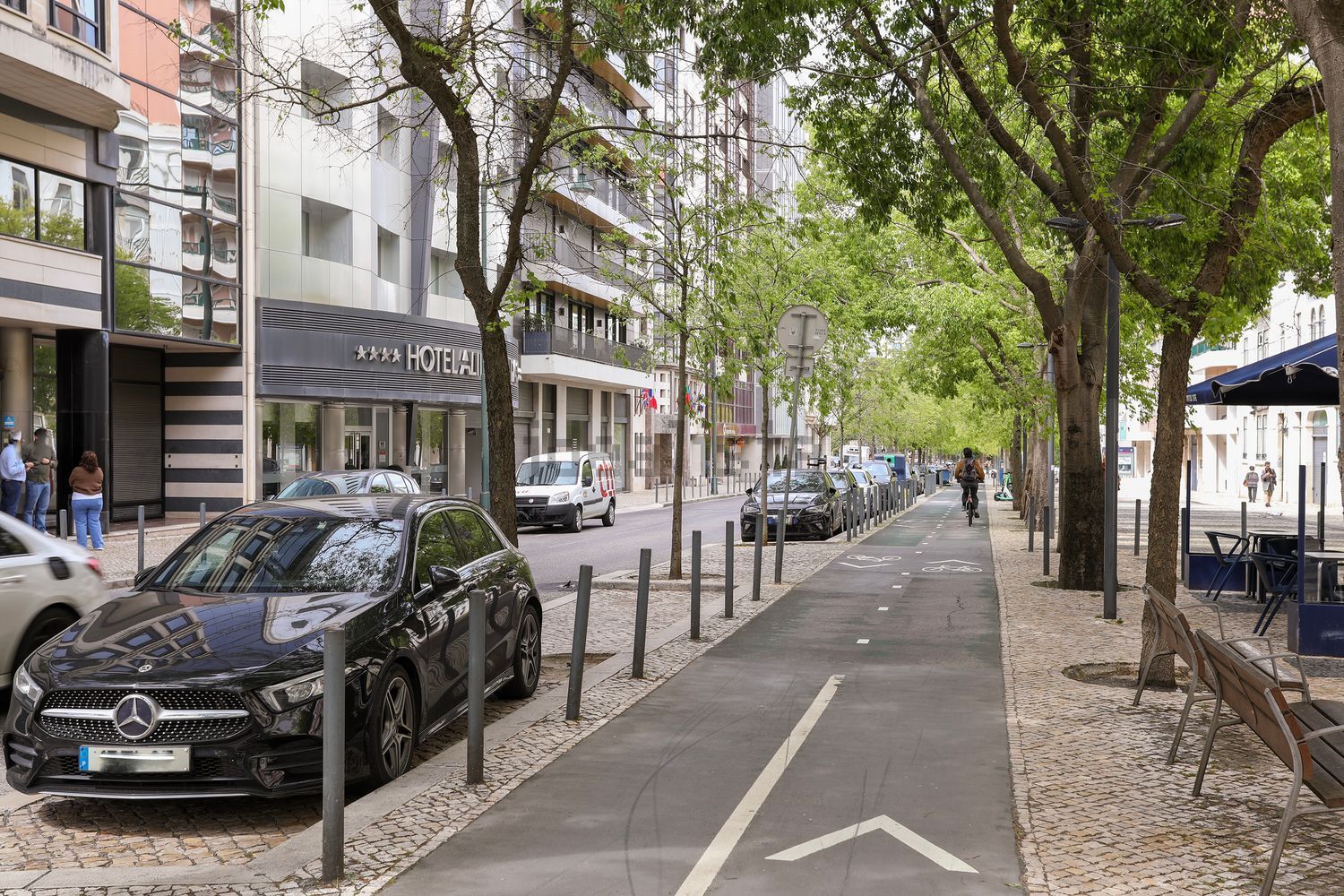 公寓 t4出售在Avenida Duque de Ávila - 视线