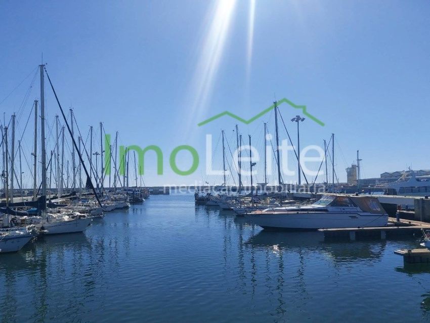 公寓 t2出售在Avenida Infante Dom Henrique