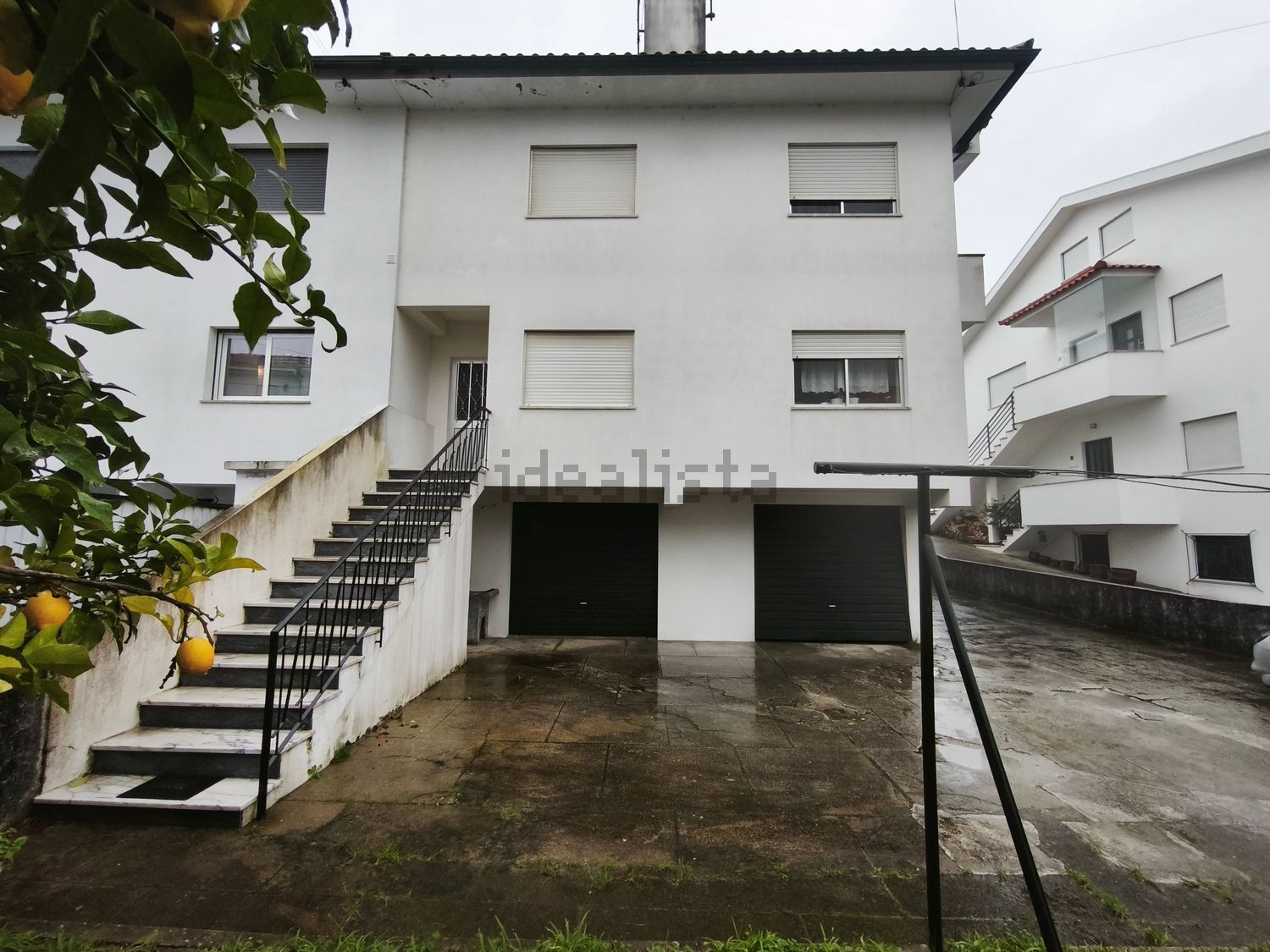 双拼别墅出售在 Santa Marta de Portuzelo - 外立面
