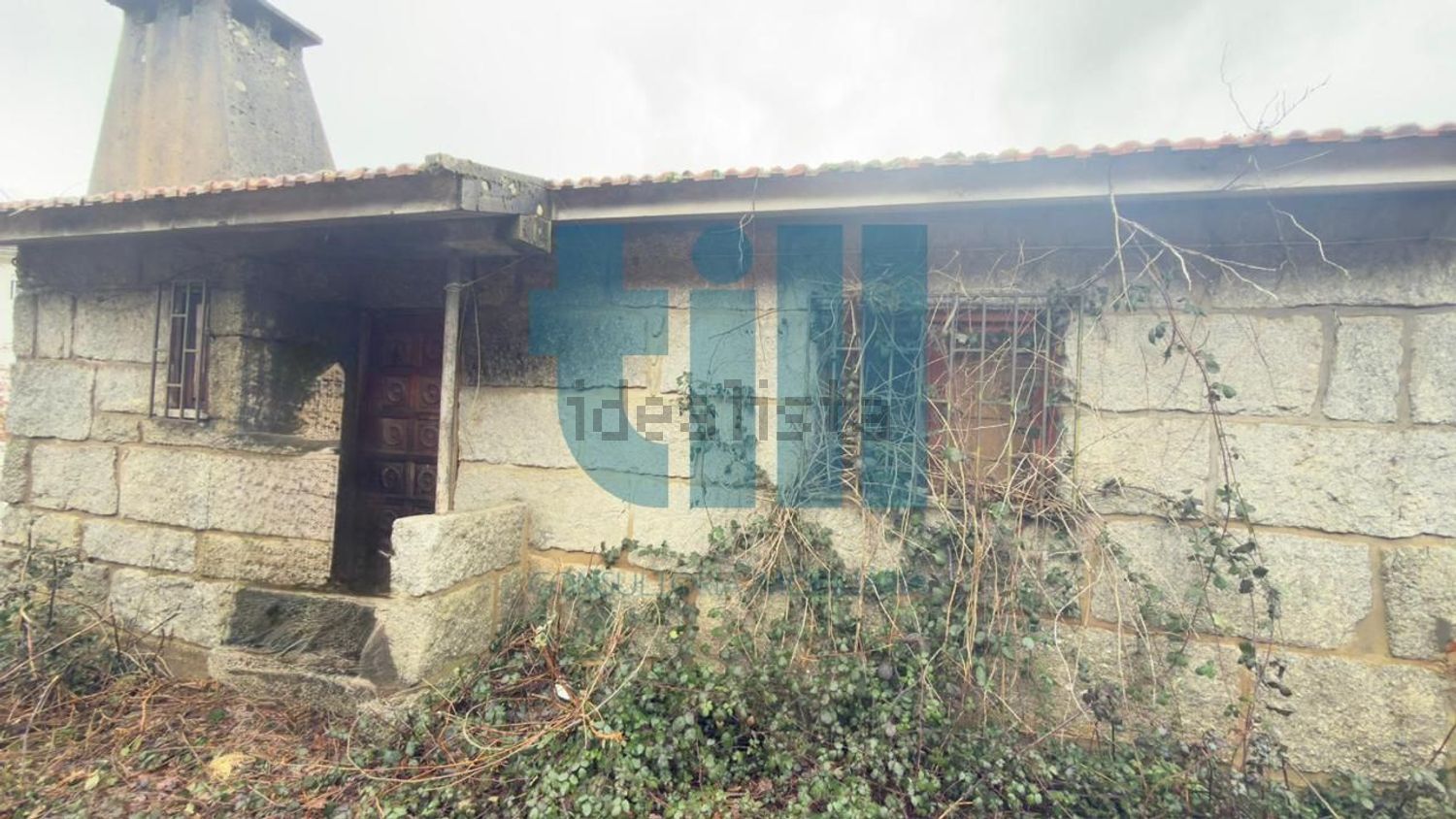 小楼房或独栋别墅出售在 Vila Pouca de Aguiar - 外立面