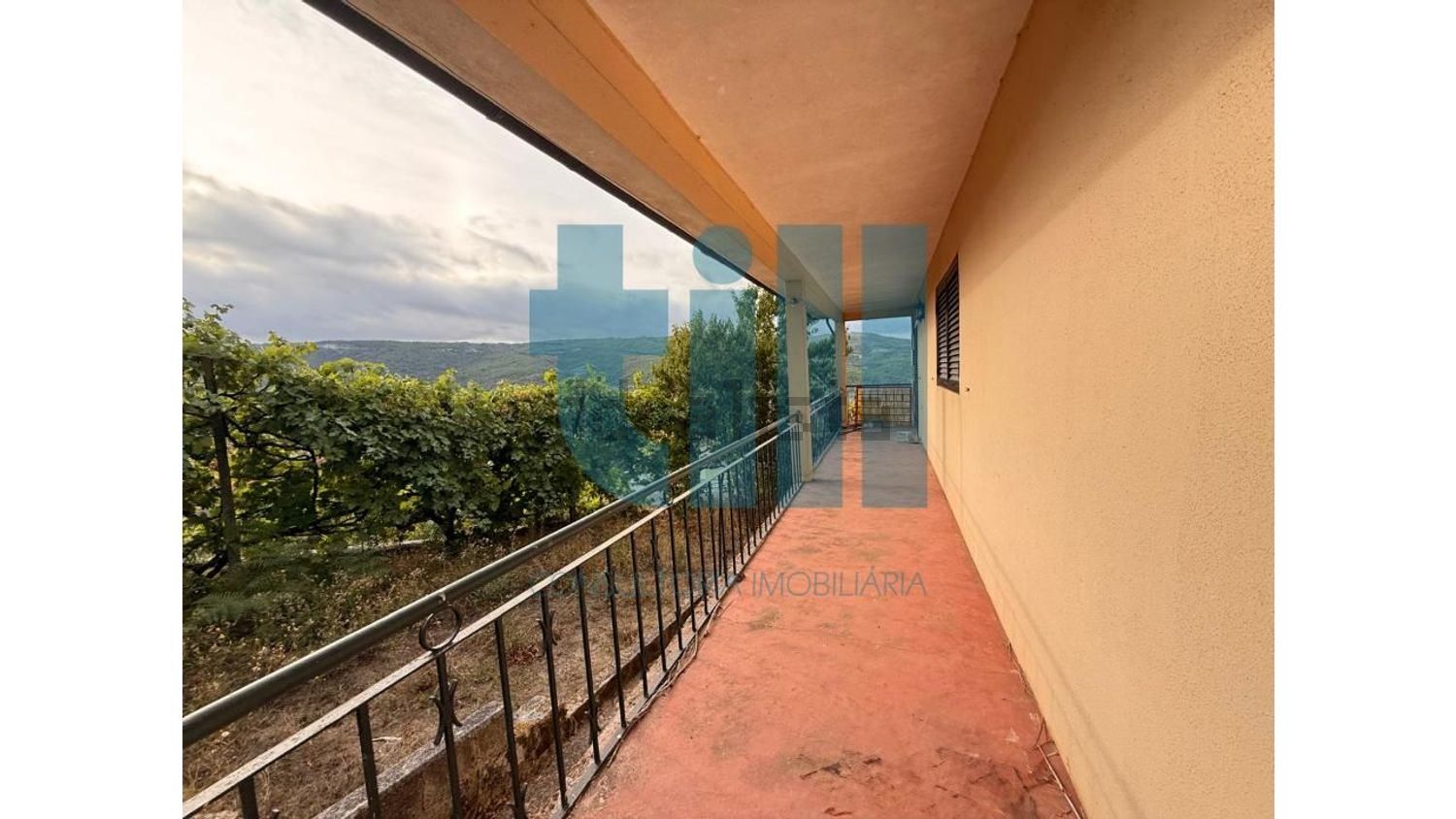 小楼房或独栋别墅出售在 Vila Pouca de Aguiar - 阳台