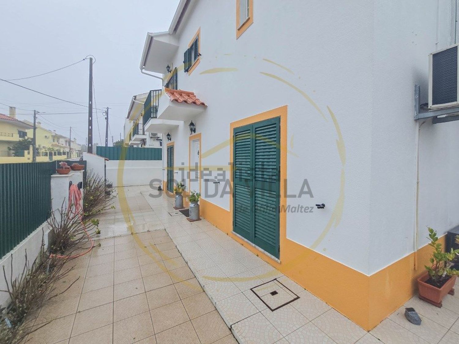 双拼别墅出售在 Centro da Quinta do Conde - 阳台
