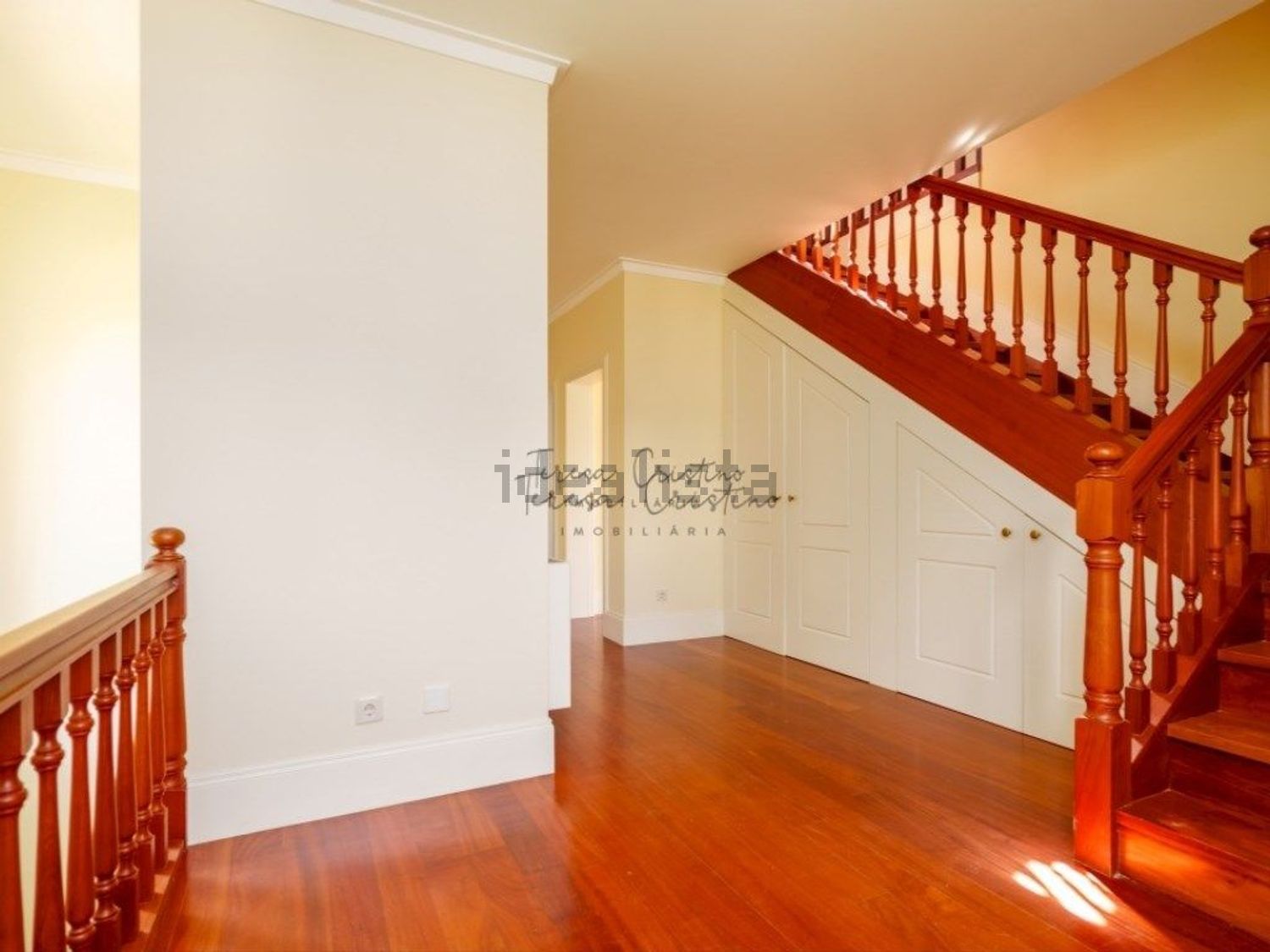 小楼房或独栋别墅出售在Rua do Carrão, 3907 - 详情