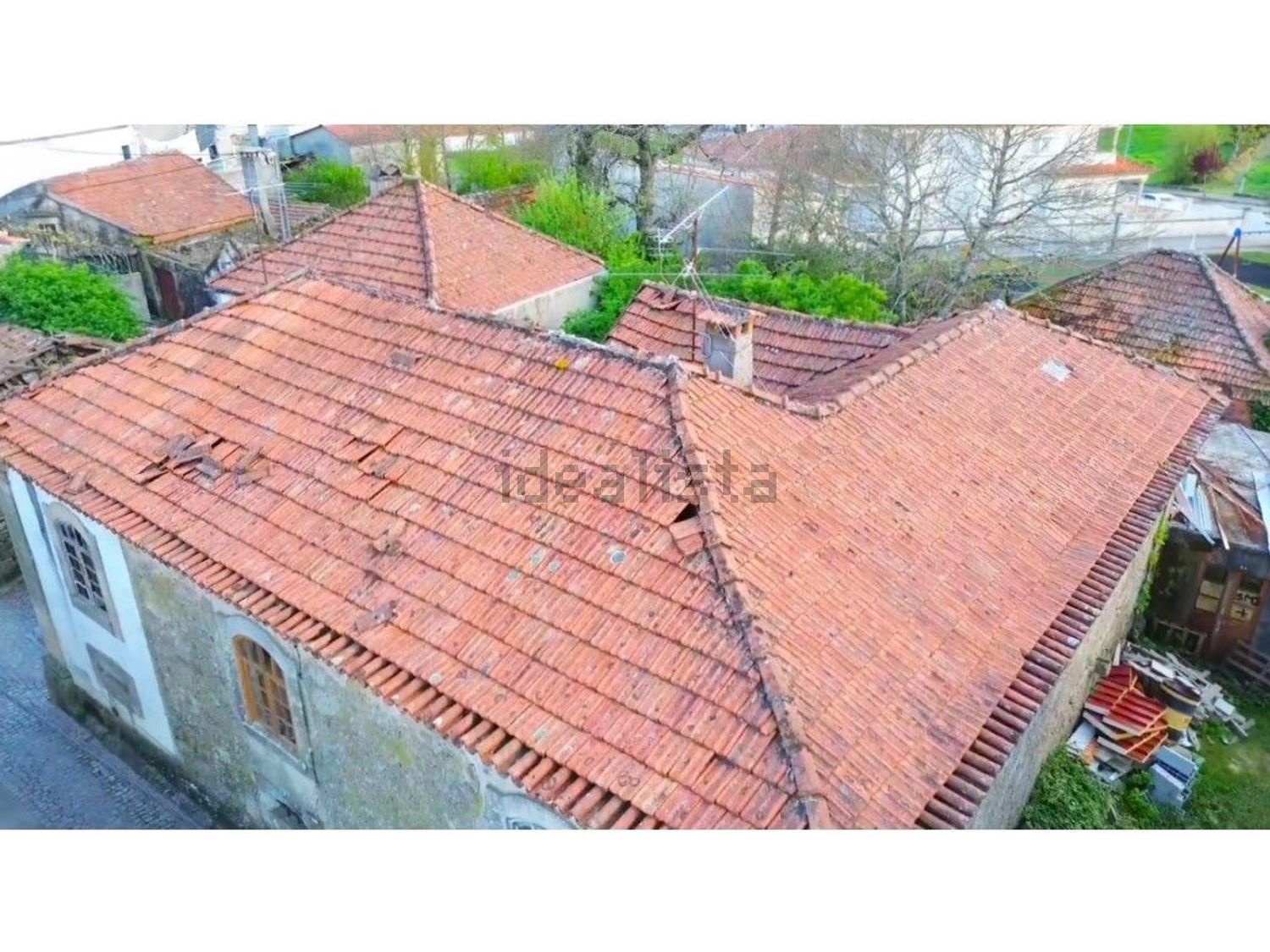 小楼房或独栋别墅出售在 Vila Nova de Paiva - 照片
