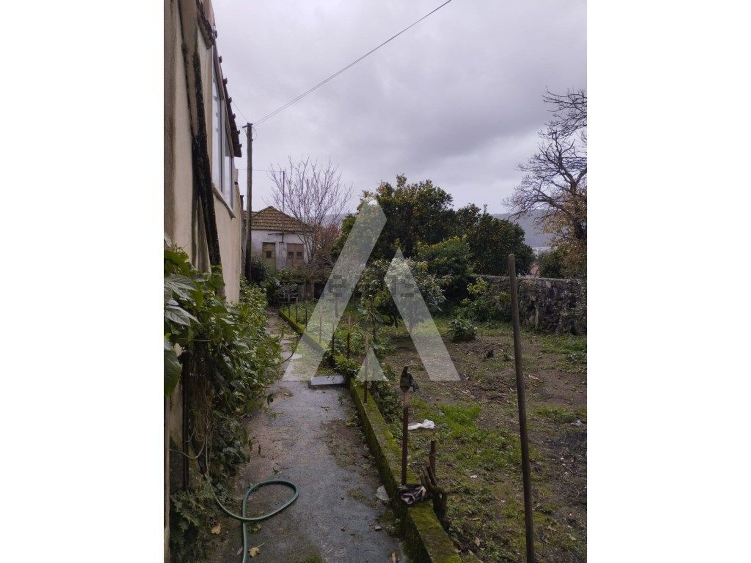 农庄出售在 Santa Marta de Portuzelo - 花园