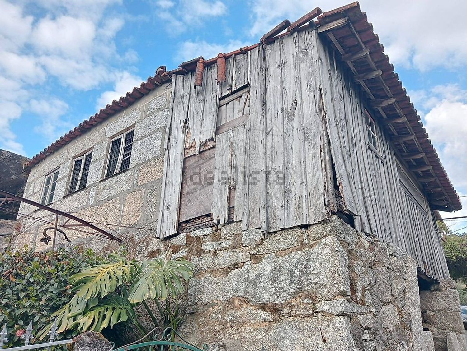 小楼房或独栋别墅出售在 Paçô - 外立面