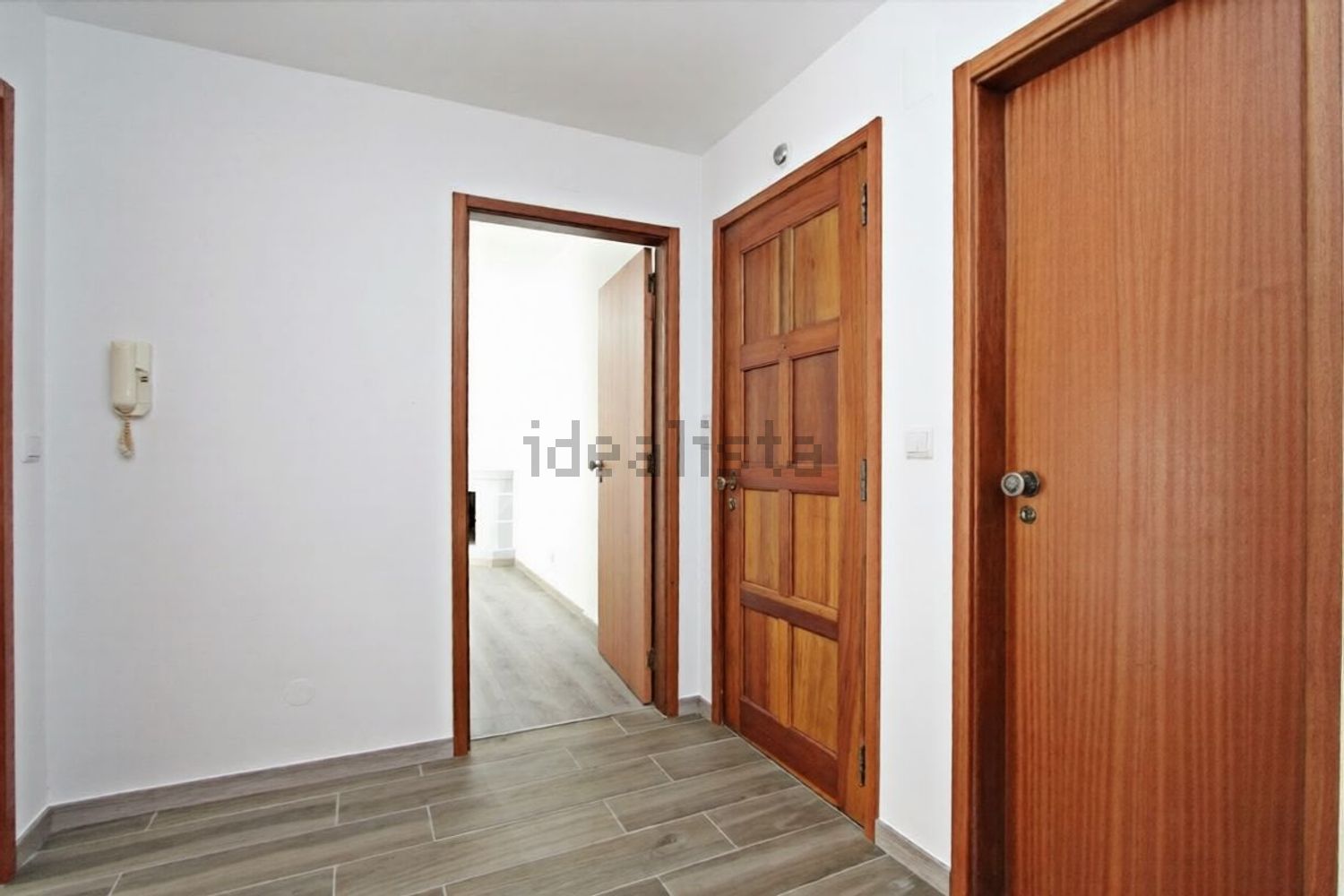 出租公寓 t4在Avenida Primeiro de Maio, 26 - 前厅