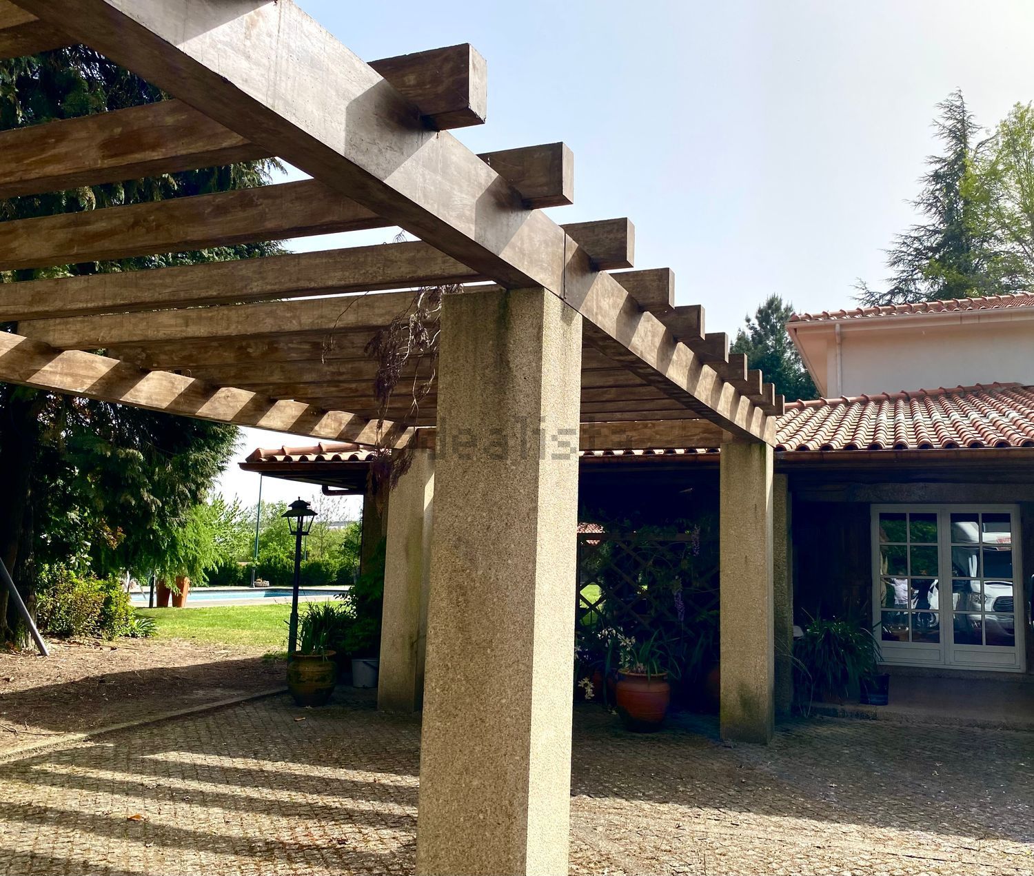小楼房或独栋别墅出售在Rua da Torre, 8000 - 外立面