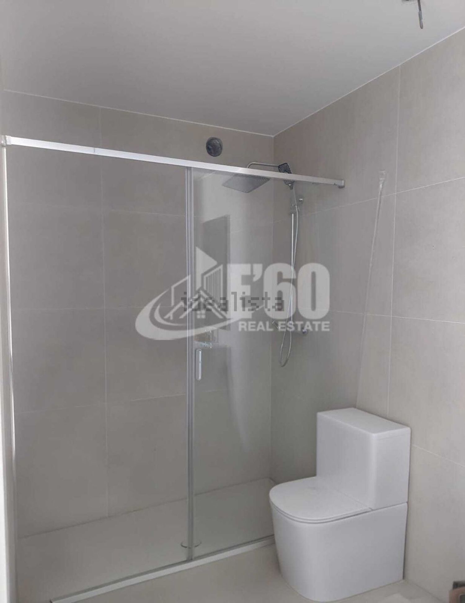 公寓 t2出售在 Praia de Brito - São Félix da Marinha - 卫生间