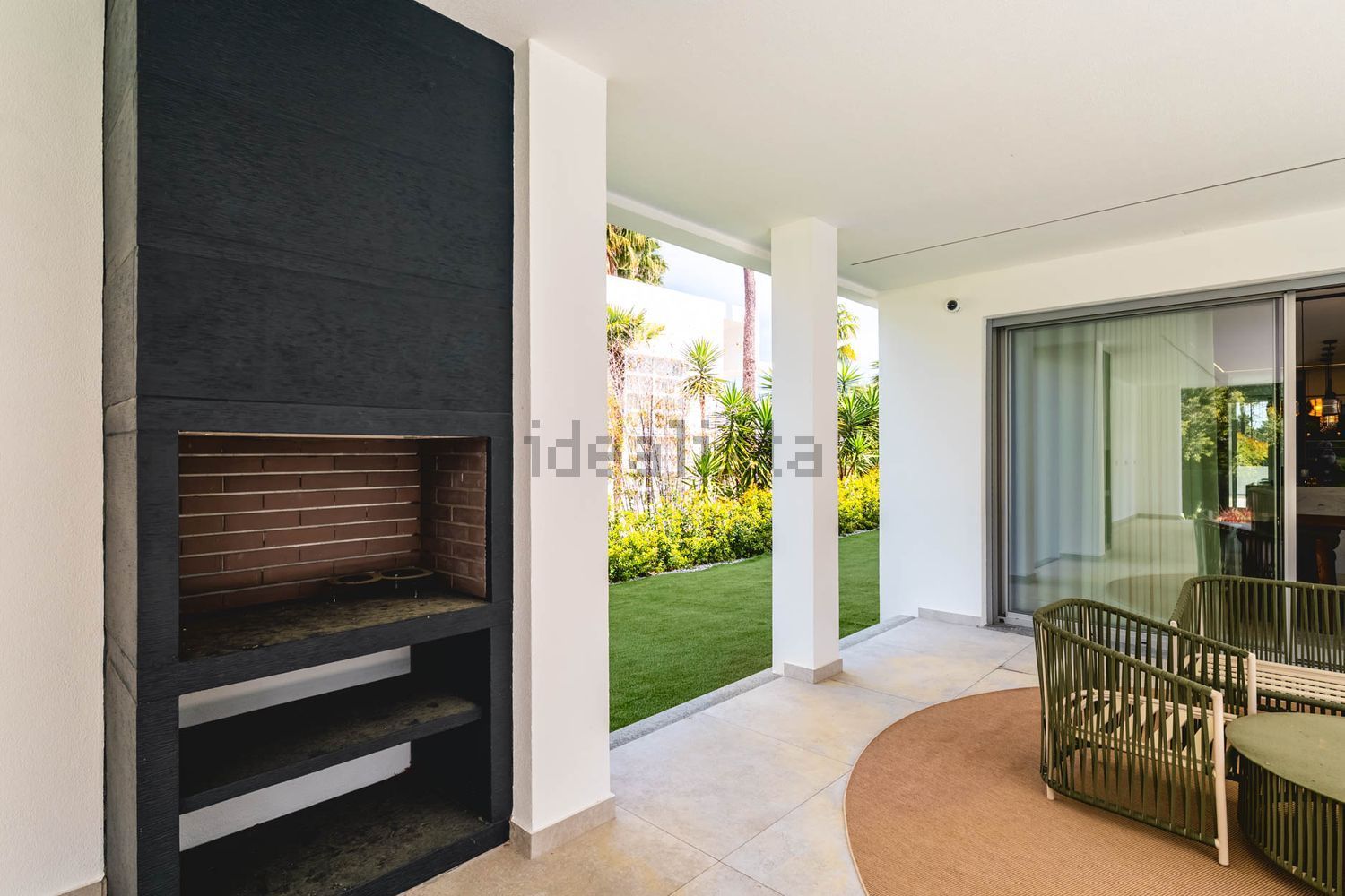 小楼房或独栋别墅出售在Rua do Tojo, 504 - 阳台