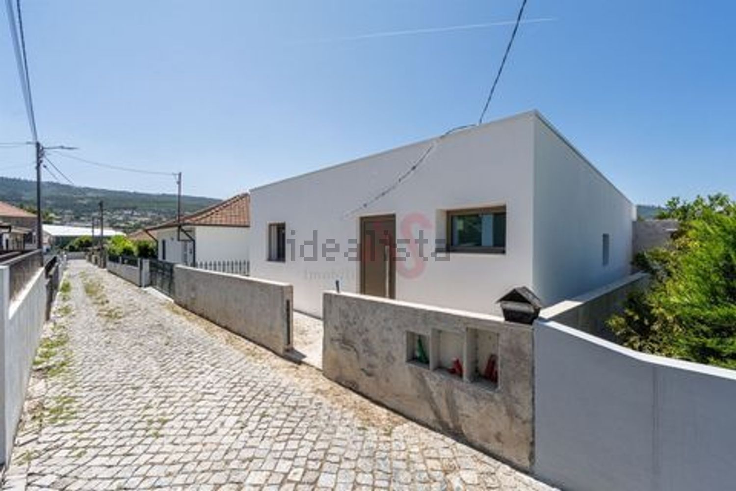 小楼房或独栋别墅出售在 Vila Nova do Campo - 外立面