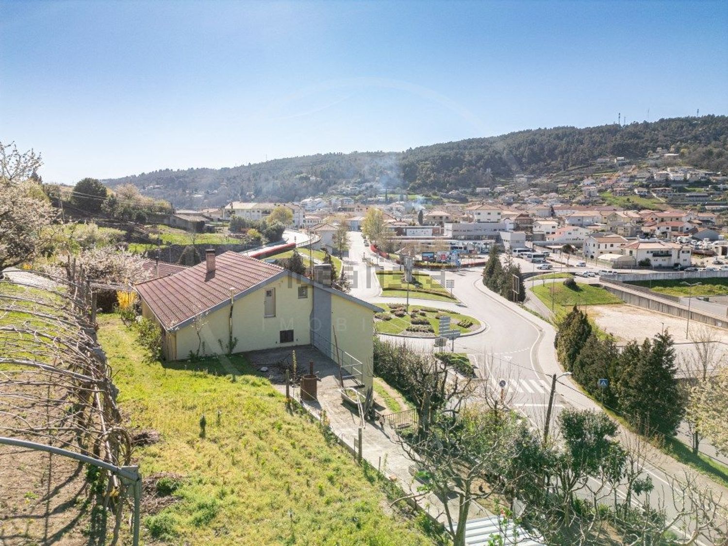 小楼房或独栋别墅出售在 Vila Pouca de Aguiar - 视线