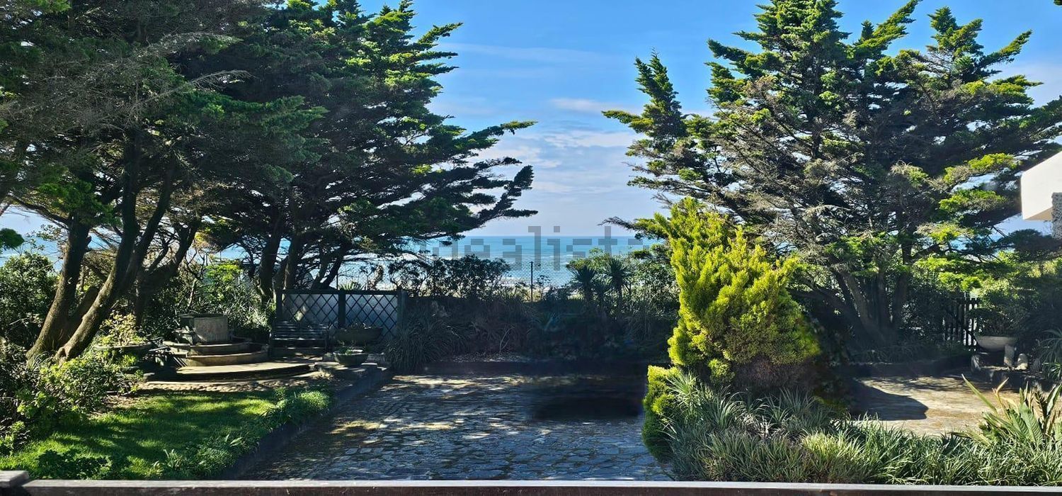 小楼房或独栋别墅出售在Rua da Rotunda - 花园