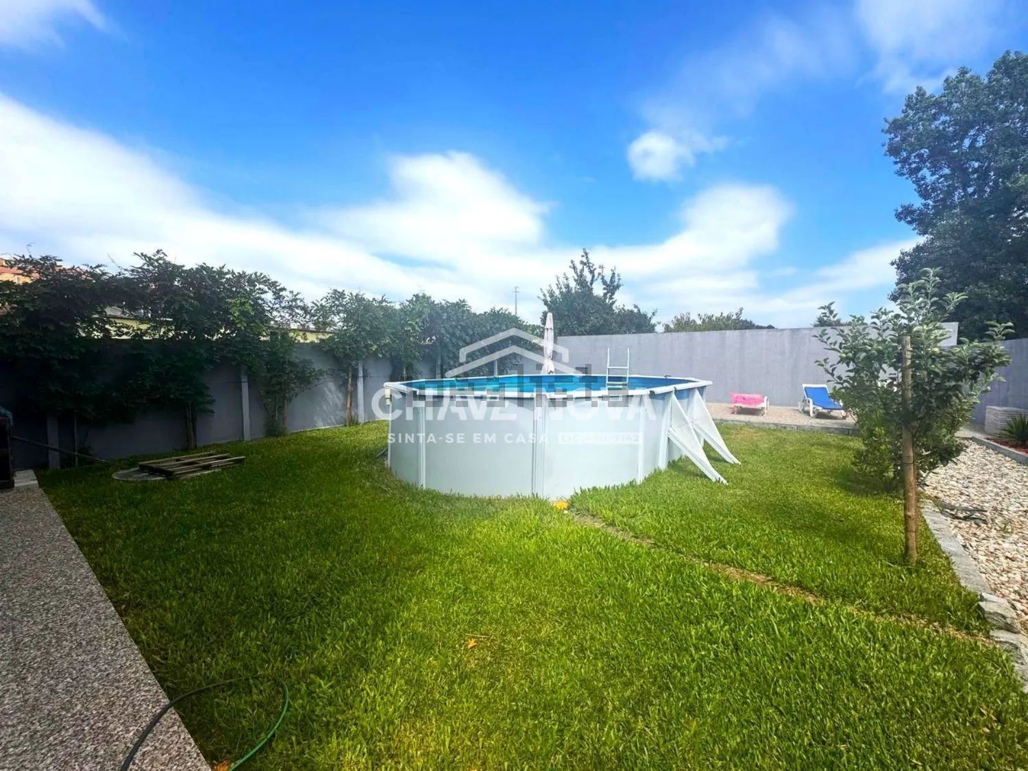 小楼房或独栋别墅出售在Rua Central de São Lourenço - 花园
