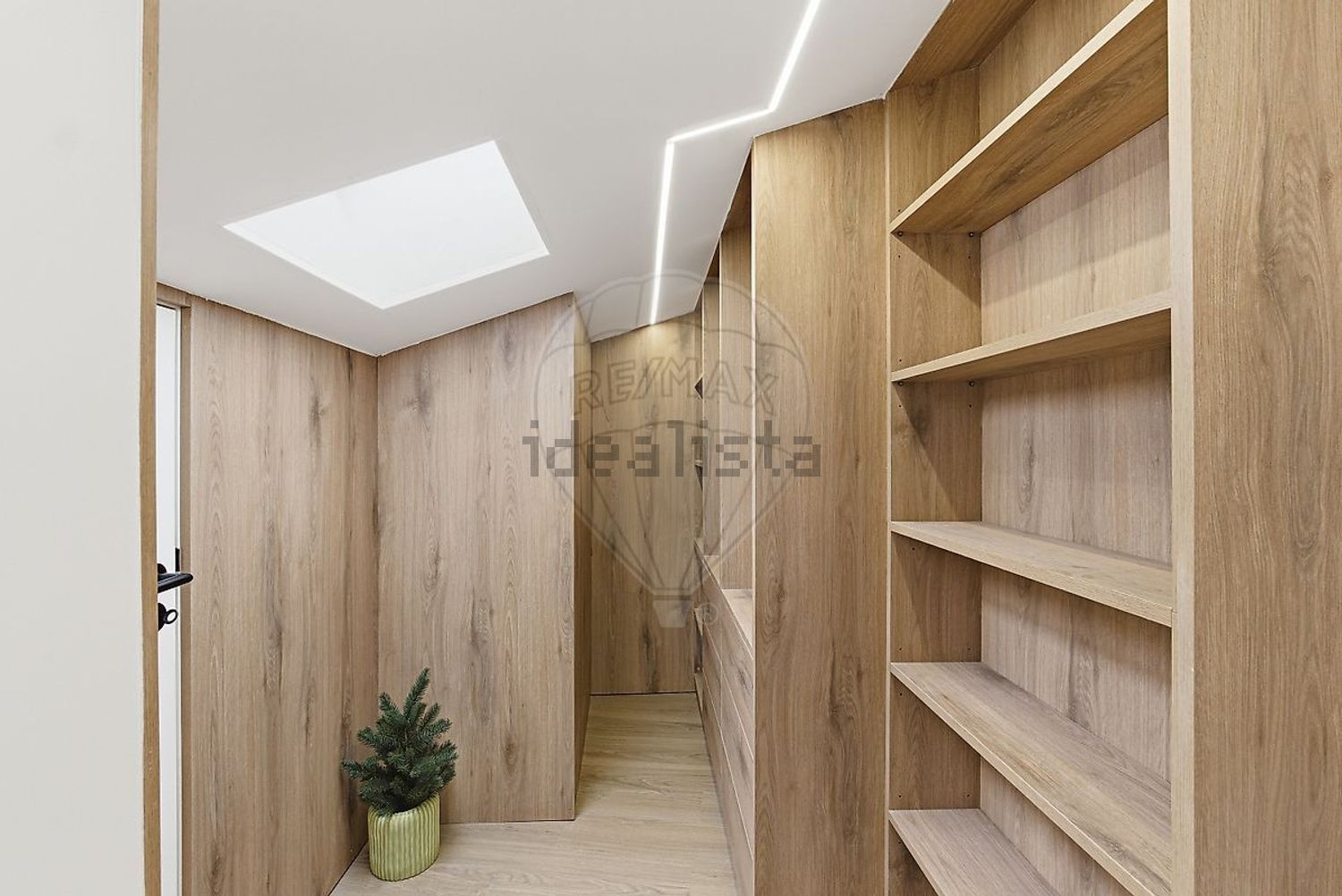 小楼房或独栋别墅出售在Rua do Clube Naval - 试衣间