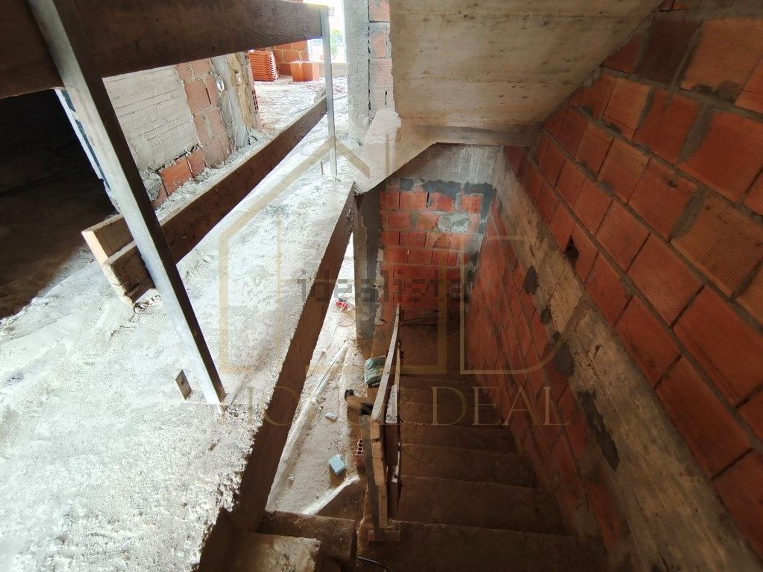 小楼房或独栋别墅出售在Rua de Cabo Verde - 详情