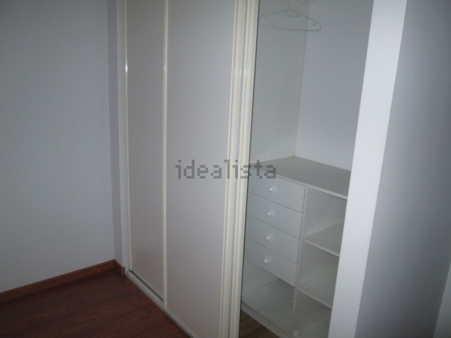 公寓 t2出售在Rua Cruz de Pedra, 94 - 试衣间