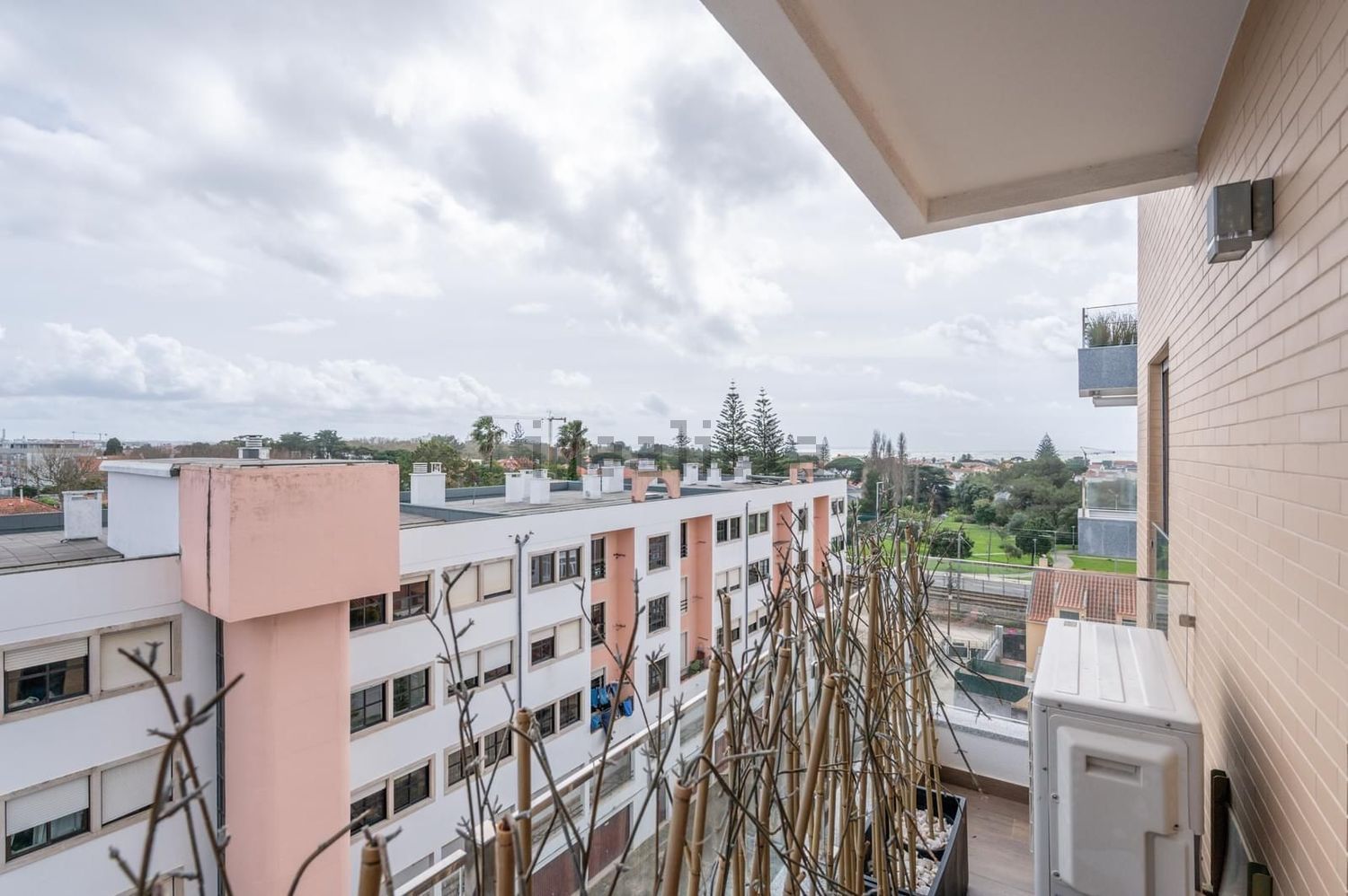 出租公寓 t2在 Bairro de Santa Teresinha - 阳台