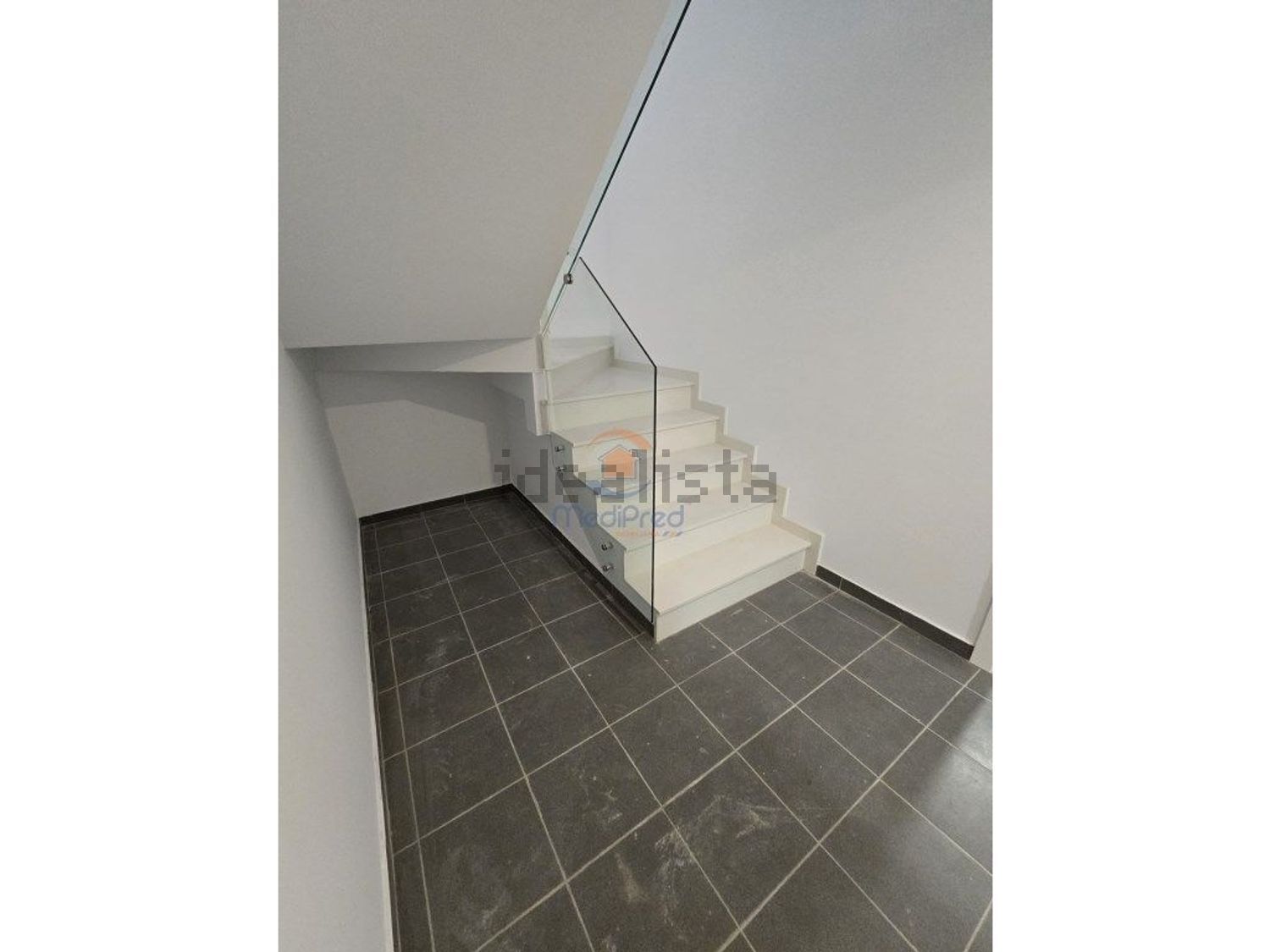 小楼房或独栋别墅出售在 Pontinha e Famões - 详情