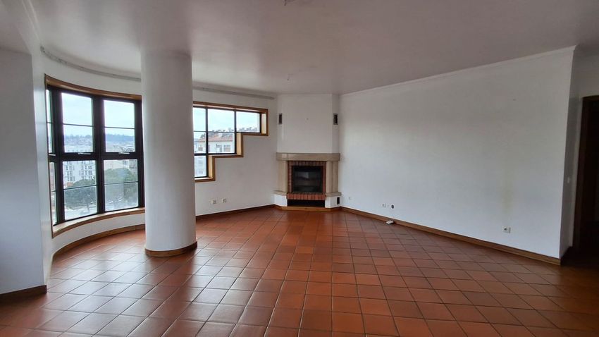 出租公寓 t3在Avenida Elísio de Moura, 23