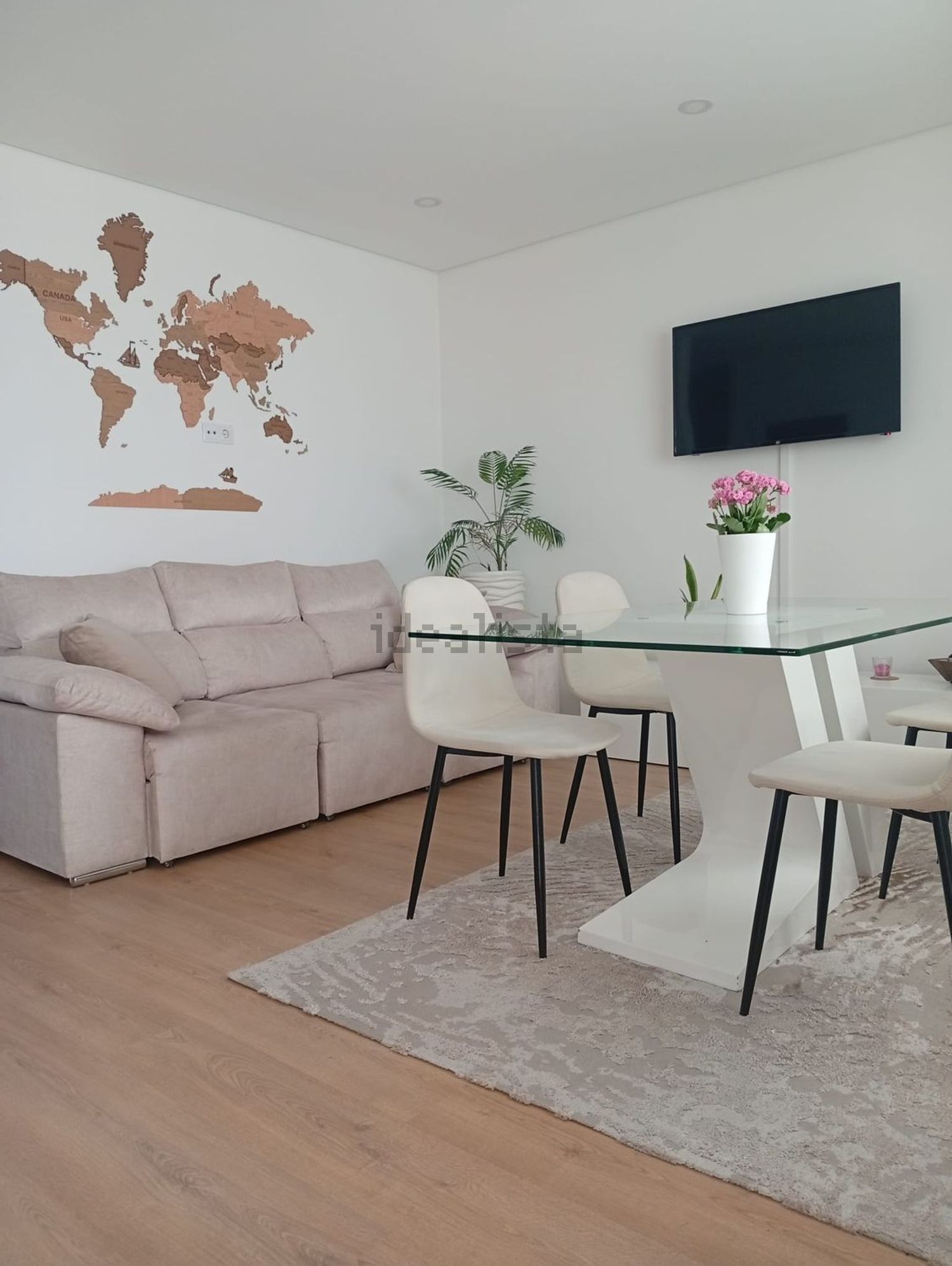 出租公寓 t2在Rua Santa Eulália, 922 - 客厅