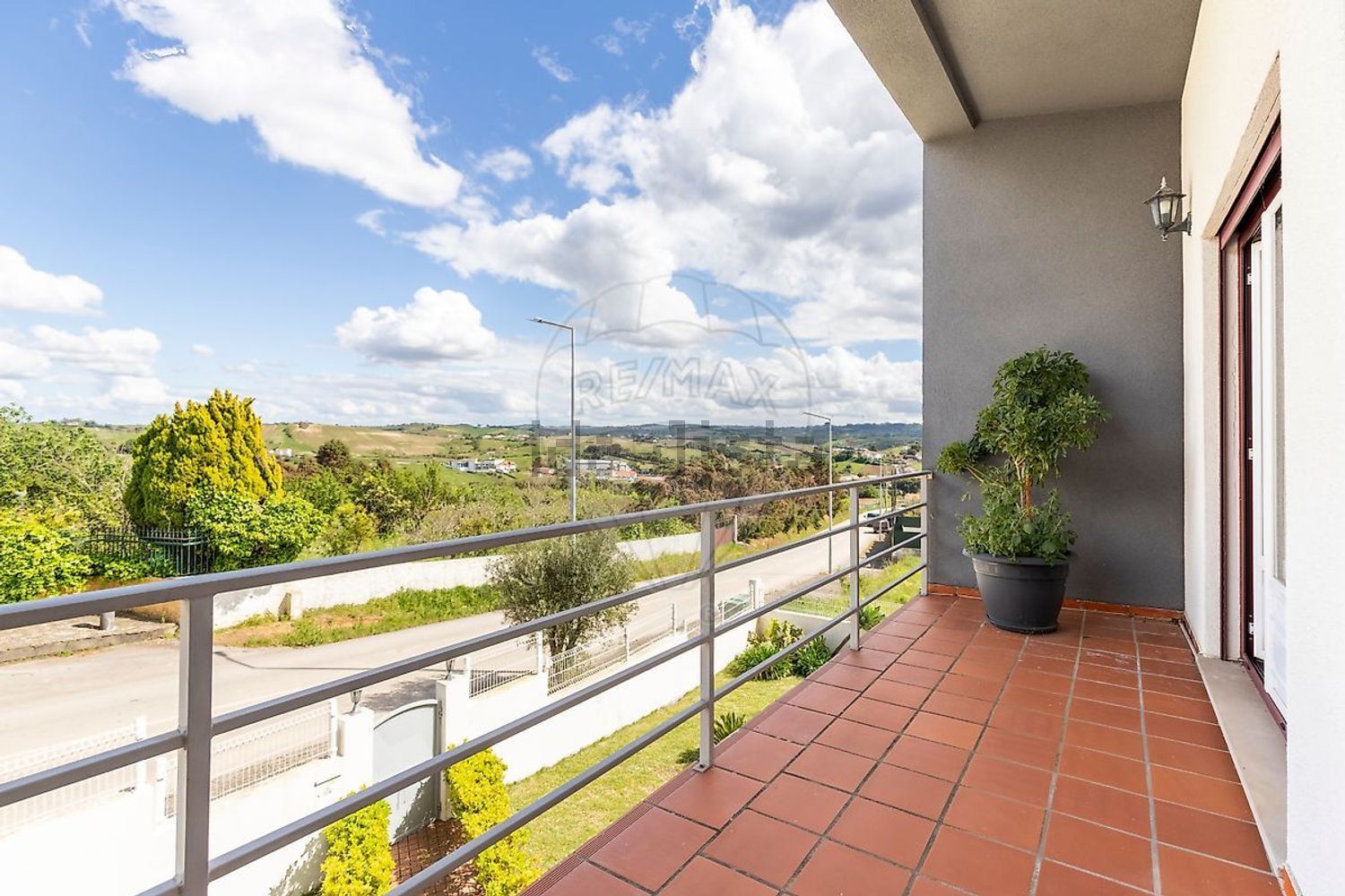 小楼房或独栋别墅出售在Rua Do Castanheiro - 阳台