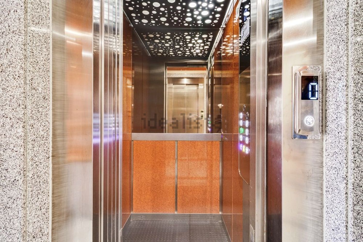 公寓 t3出售在Rua Machado dos Santos, 113 - 过道