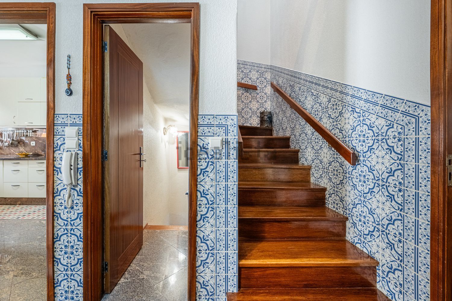 联排别墅出售在Rua Senhora Penha, 806 - 楼梯