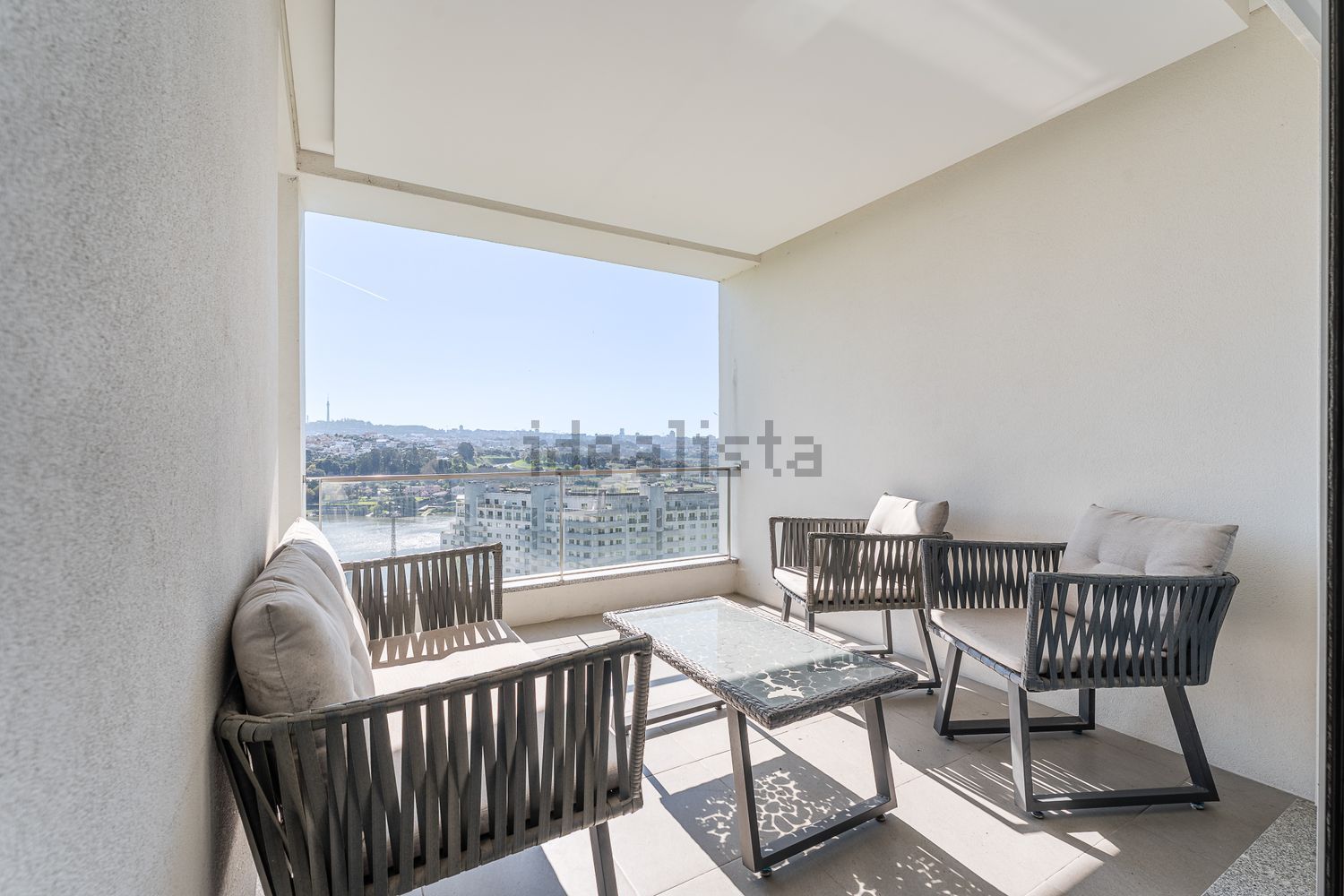 出租公寓 t3在Rua Doutor Joaquim Manuel Costa, 1507 - 阳台