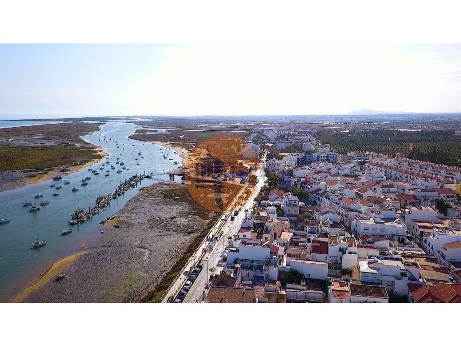 小楼房或独栋别墅出售在Rua Vivaldo Viegas, 10 s - 周边