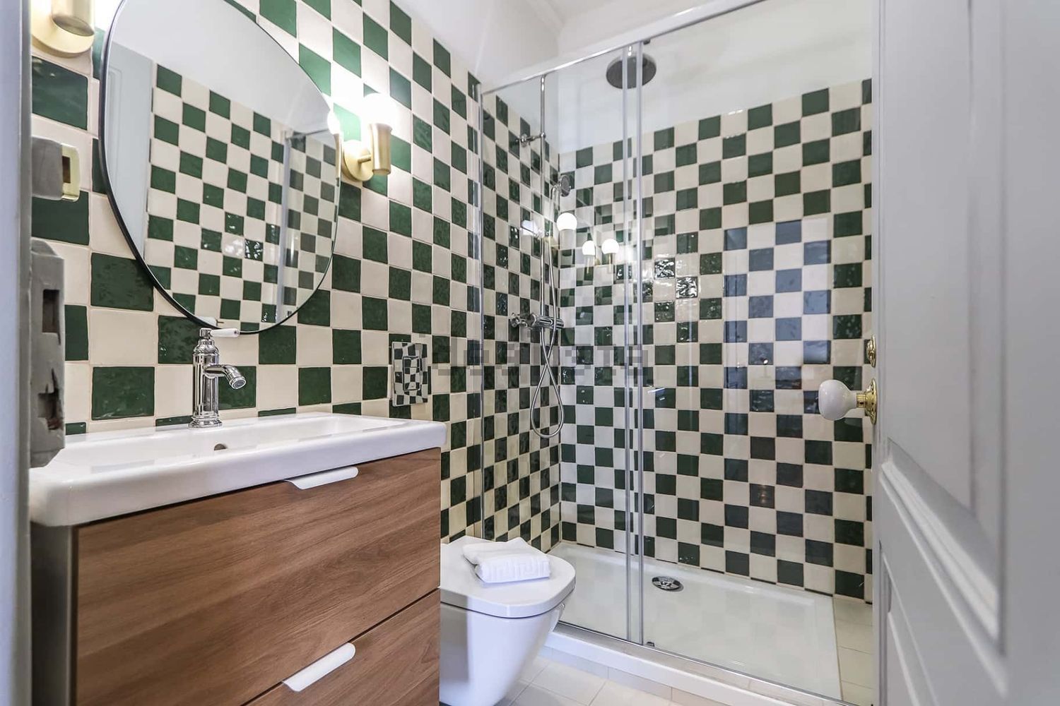 出租房间在Rua Tenente Ferreira Durão, 10 - 卫生间