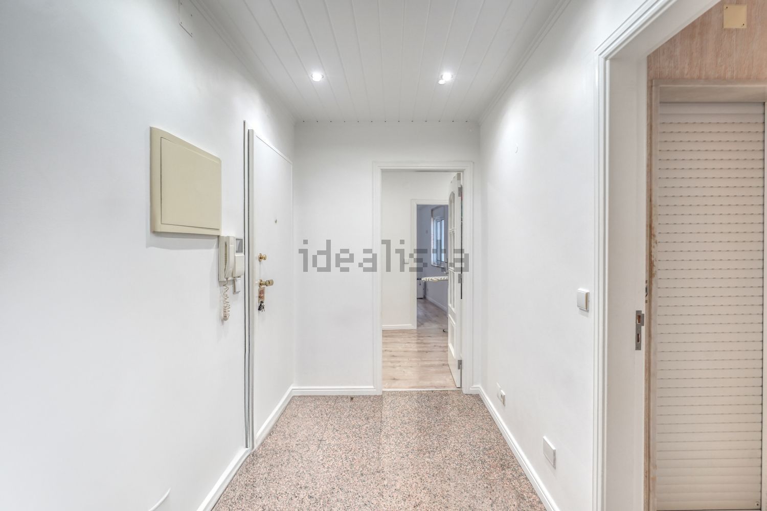 公寓 t2出售在Avenida das Acácias, 180 - 过道