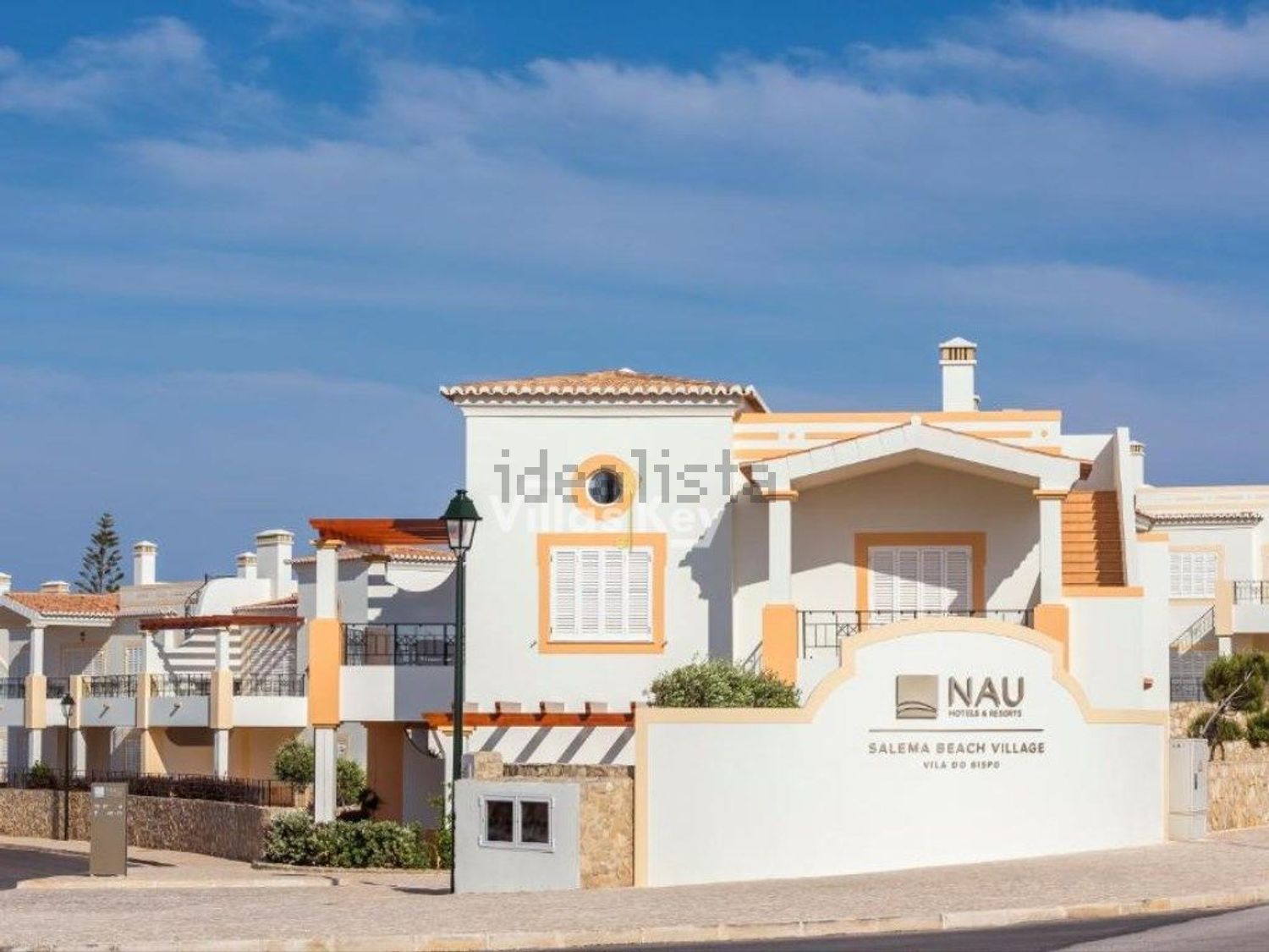 小楼房或独栋别墅出售在Bairro Social Encosta do Sol - 外立面