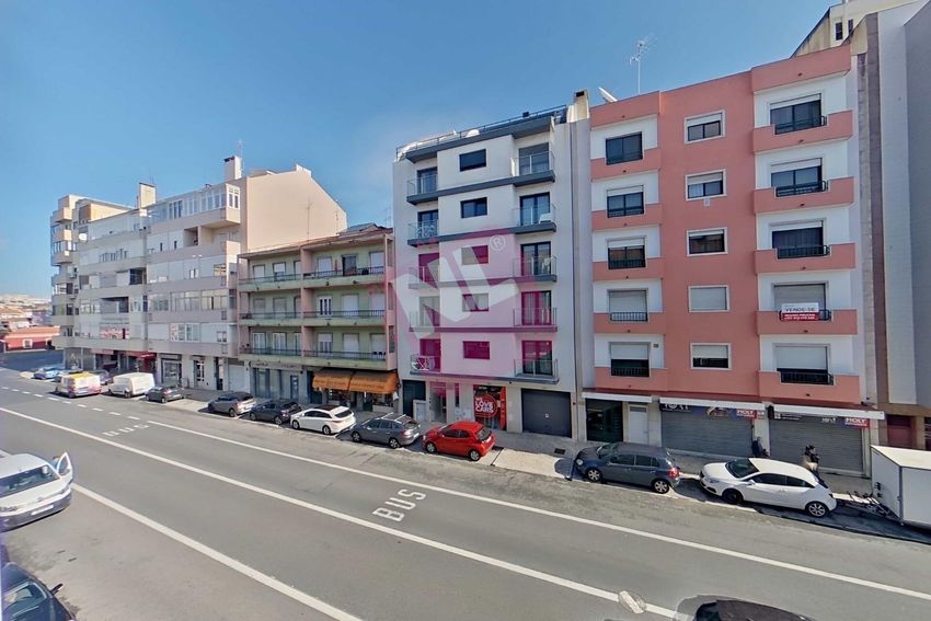 出租公寓 t2在Estrada de Benfica s/n