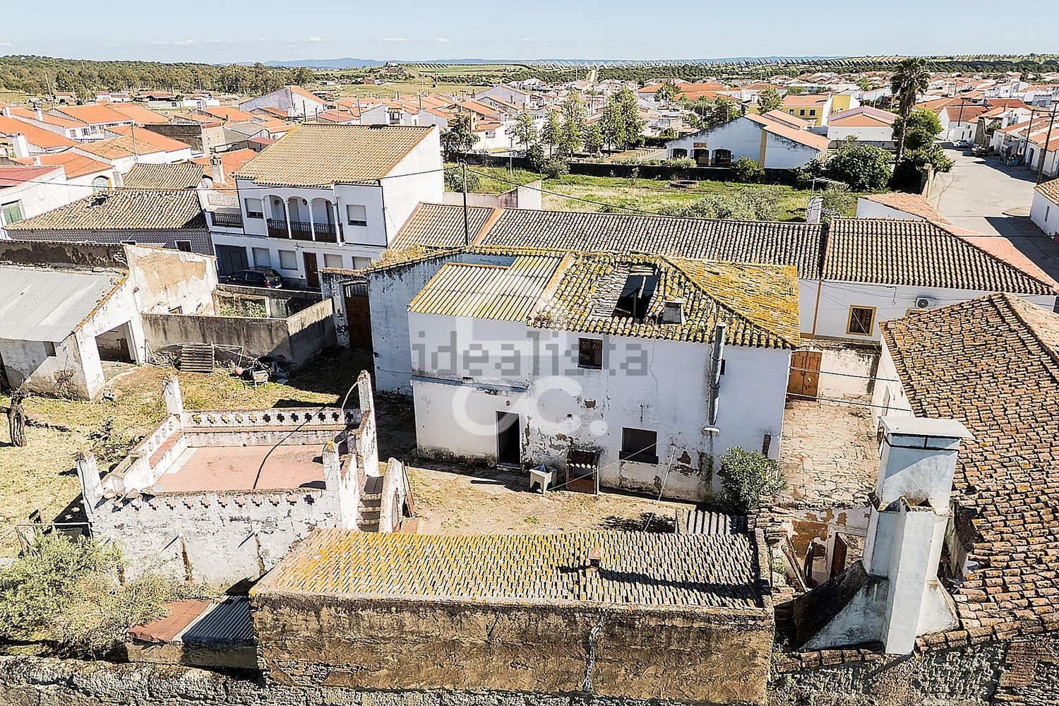 小楼房或独栋别墅出售在Travessa da Figueira, 192117 - 外立面