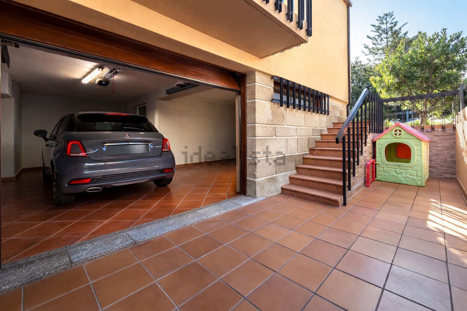 小楼房或独栋别墅出售在 Centro - 阳台