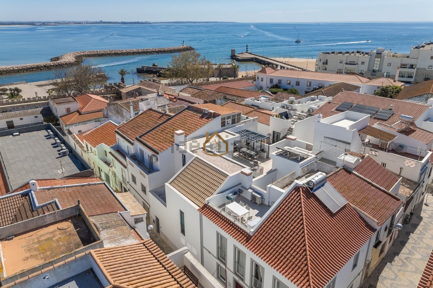 小楼房或别墅出售在 Centro - 视线