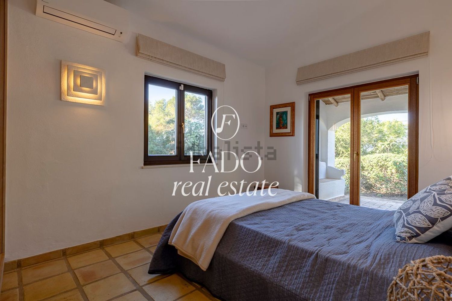 小楼房或独栋别墅出售在 Vale Milho - Vale Centeanes - Algar seco - 卧室