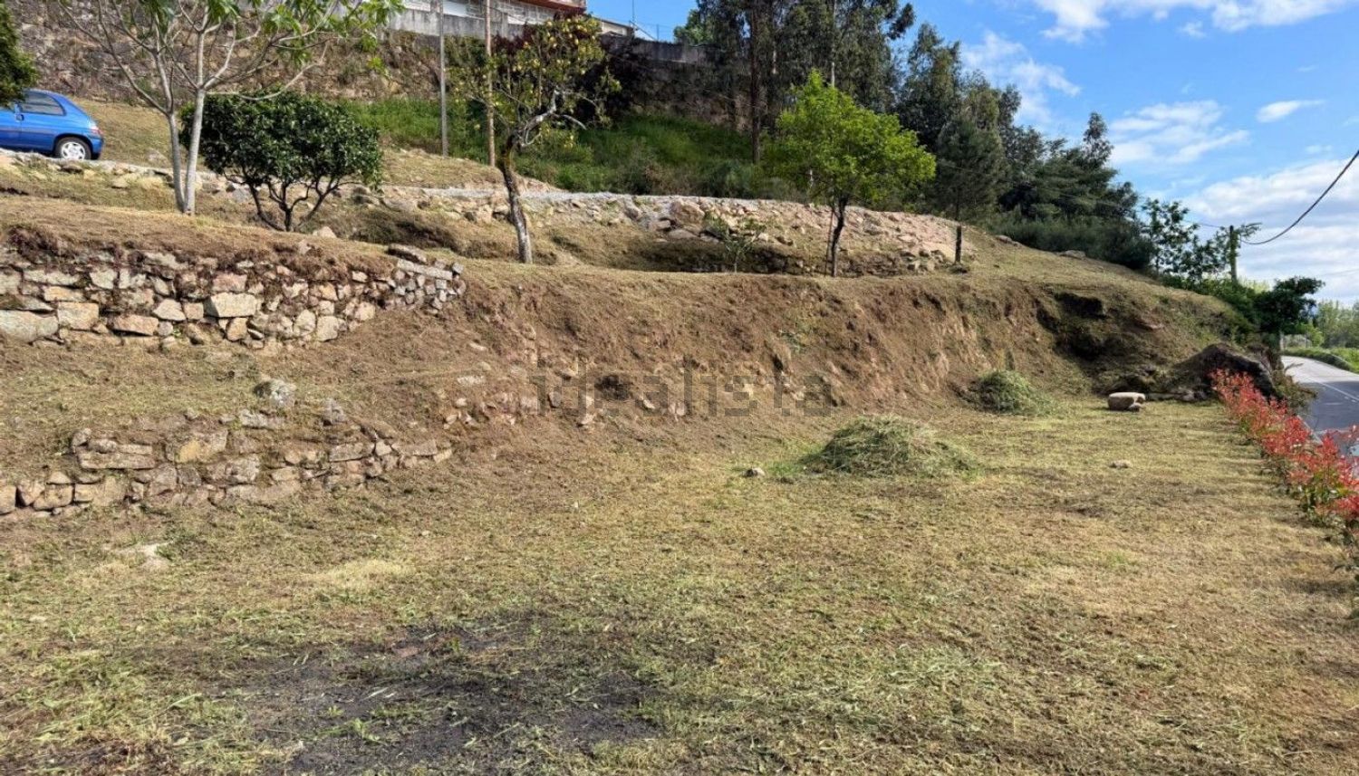 小楼房或别墅出售在 Sande e São Lourenço - 花园