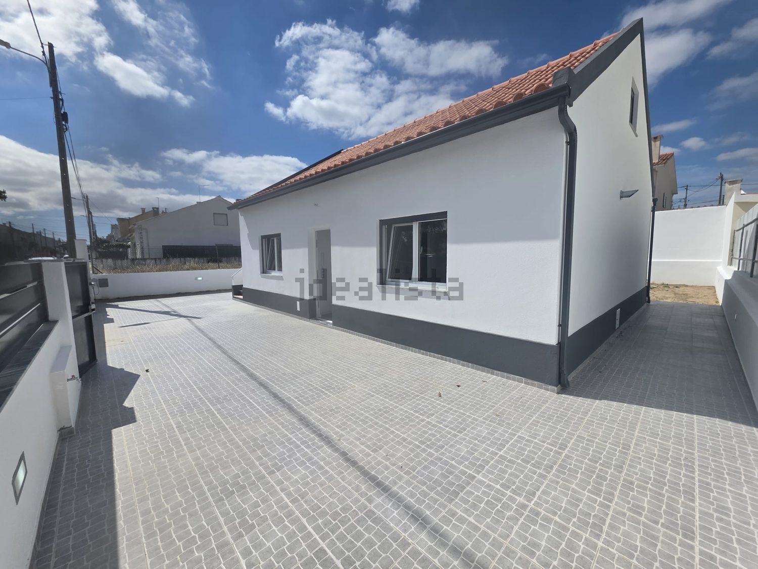 小楼房或独栋别墅出售在 Centro da Quinta do Conde - 外立面