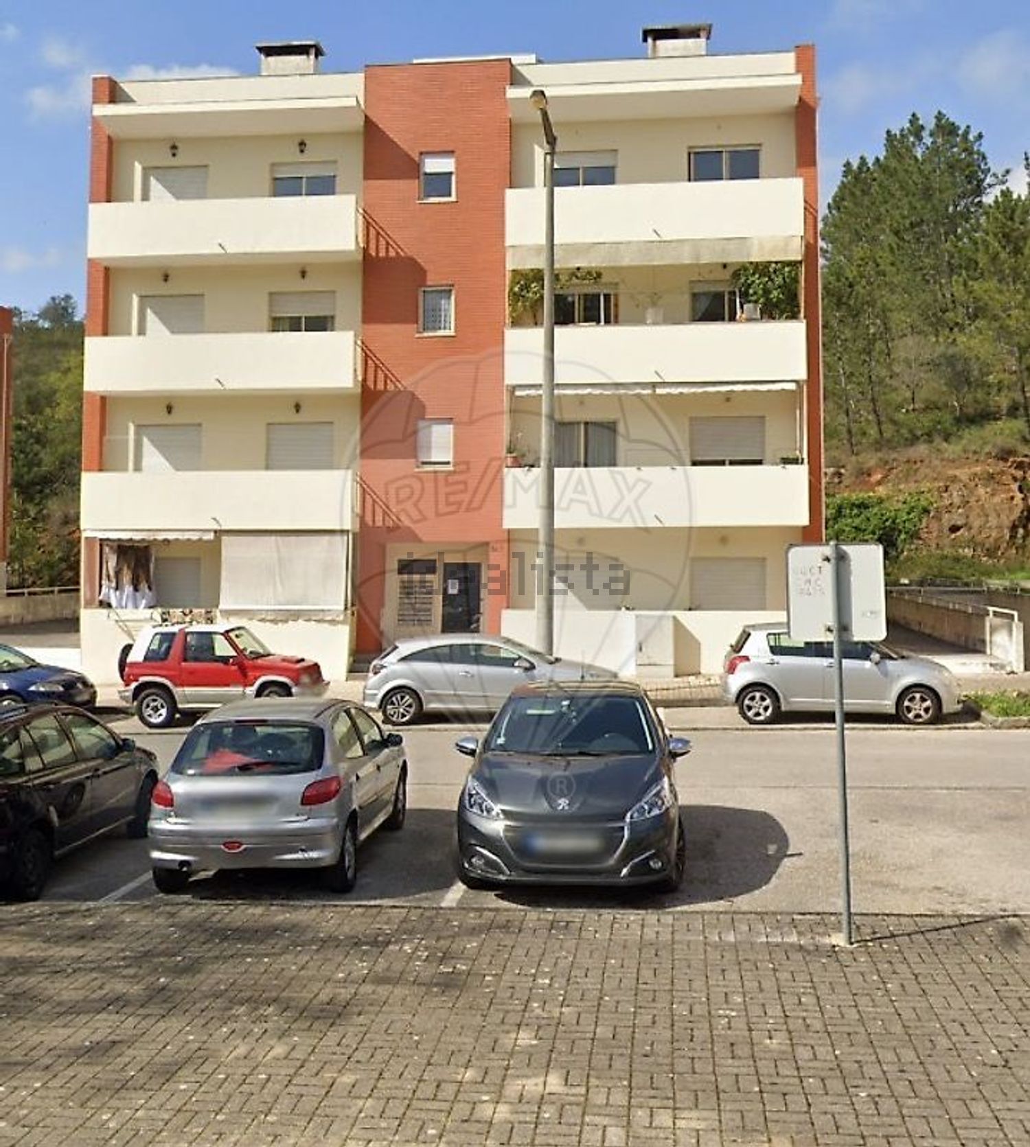 公寓 t4出售在Rua Vale de São Miguel, 9 - 外立面